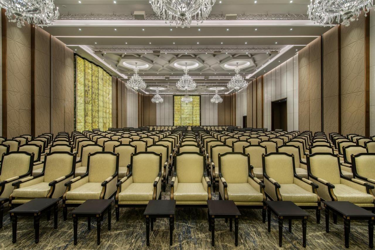 Movenpick Hotel And Residences Riyadh Eksteriør bilde The Grand Ballroom