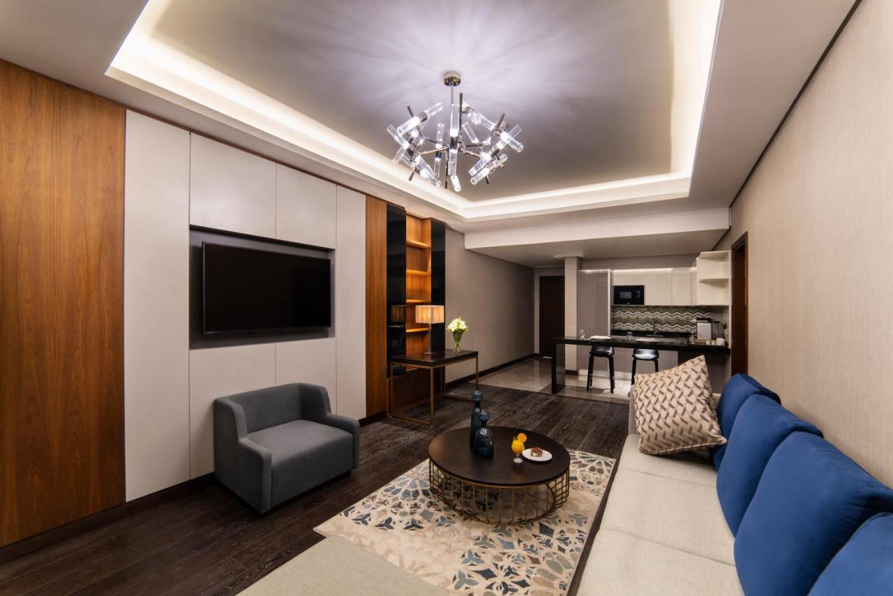 Movenpick Hotel And Residences Riyadh Eksteriør bilde A suite at the hotel
