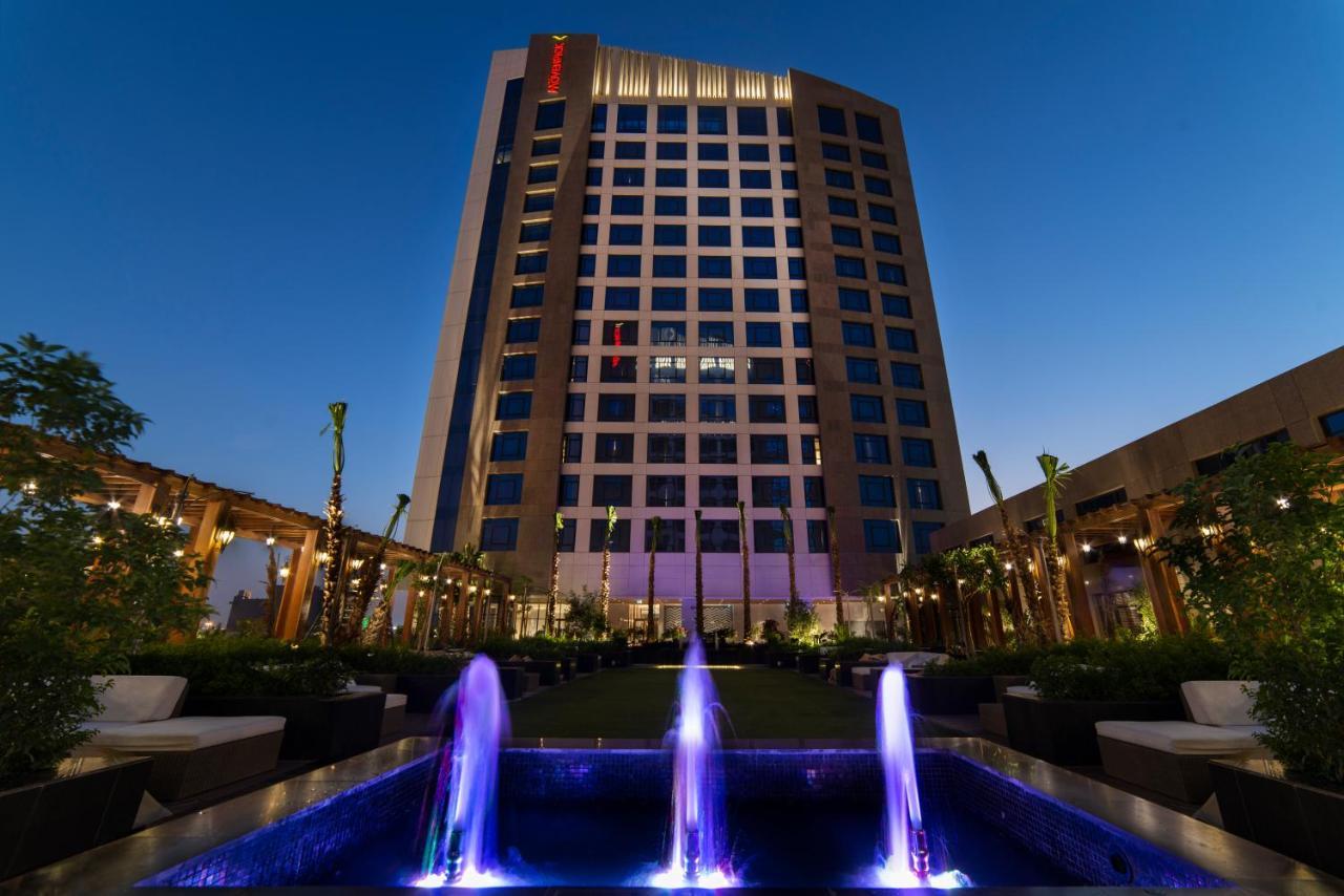 Movenpick Hotel And Residences Riyadh Eksteriør bilde Hilton Cairo