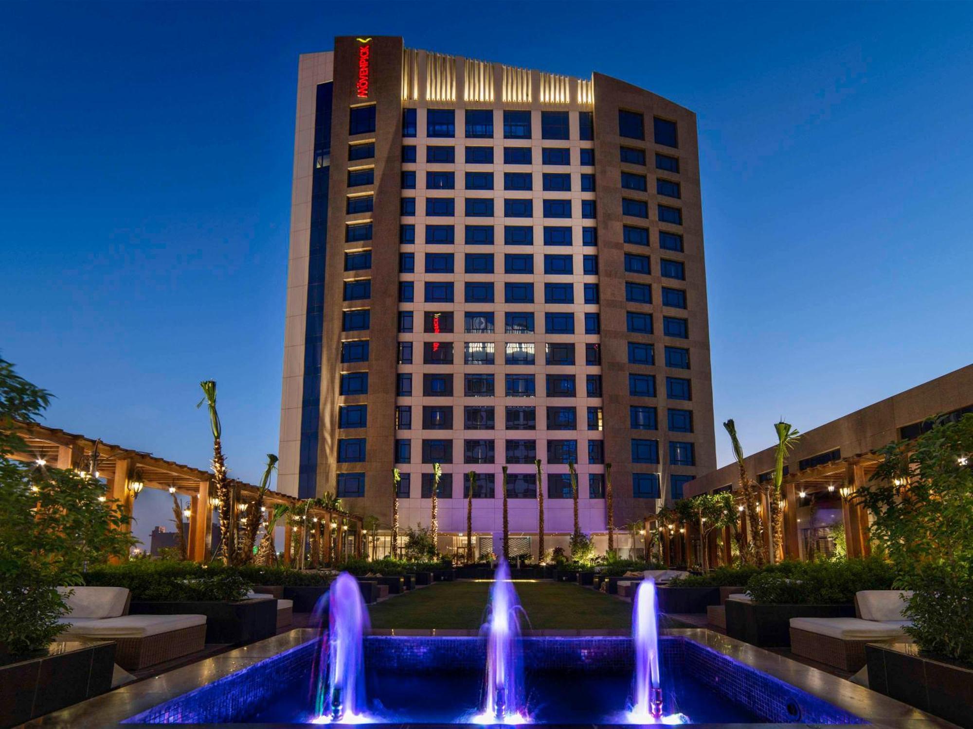Movenpick Hotel And Residences Riyadh Eksteriør bilde Marriott International Hotel in Islamabad