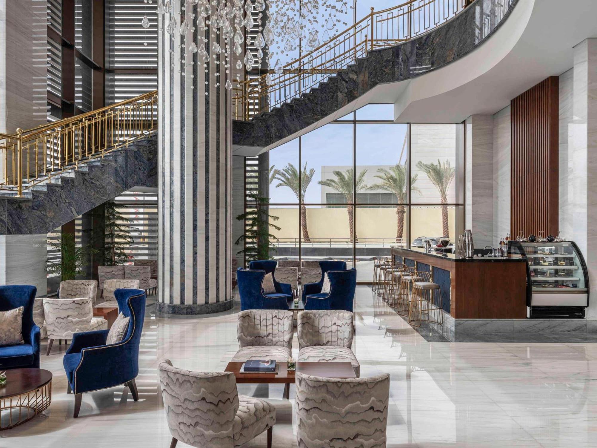 Movenpick Hotel And Residences Riyadh Eksteriør bilde The lobby of the hotel