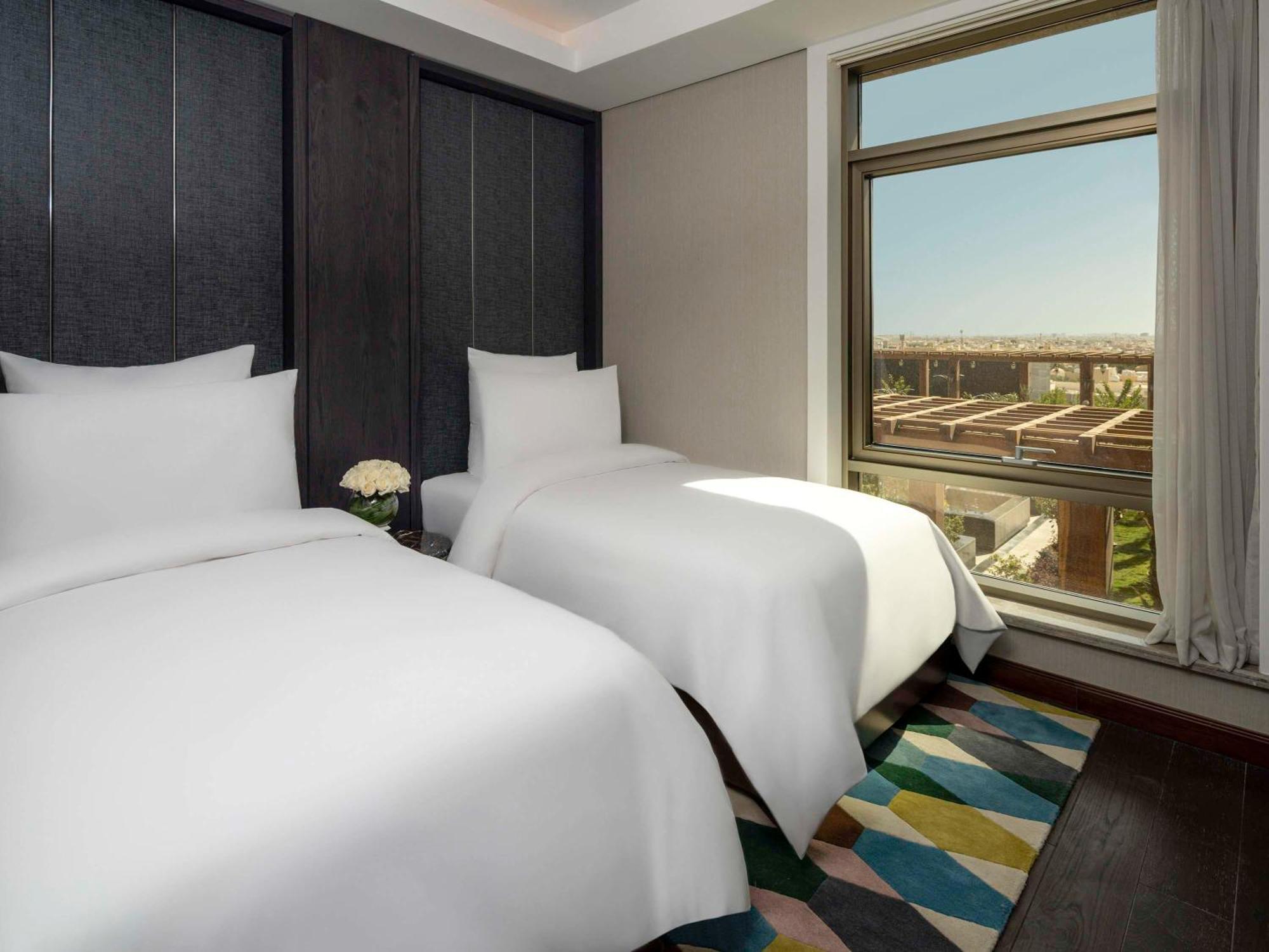Movenpick Hotel And Residences Riyadh Eksteriør bilde Deluxe room
