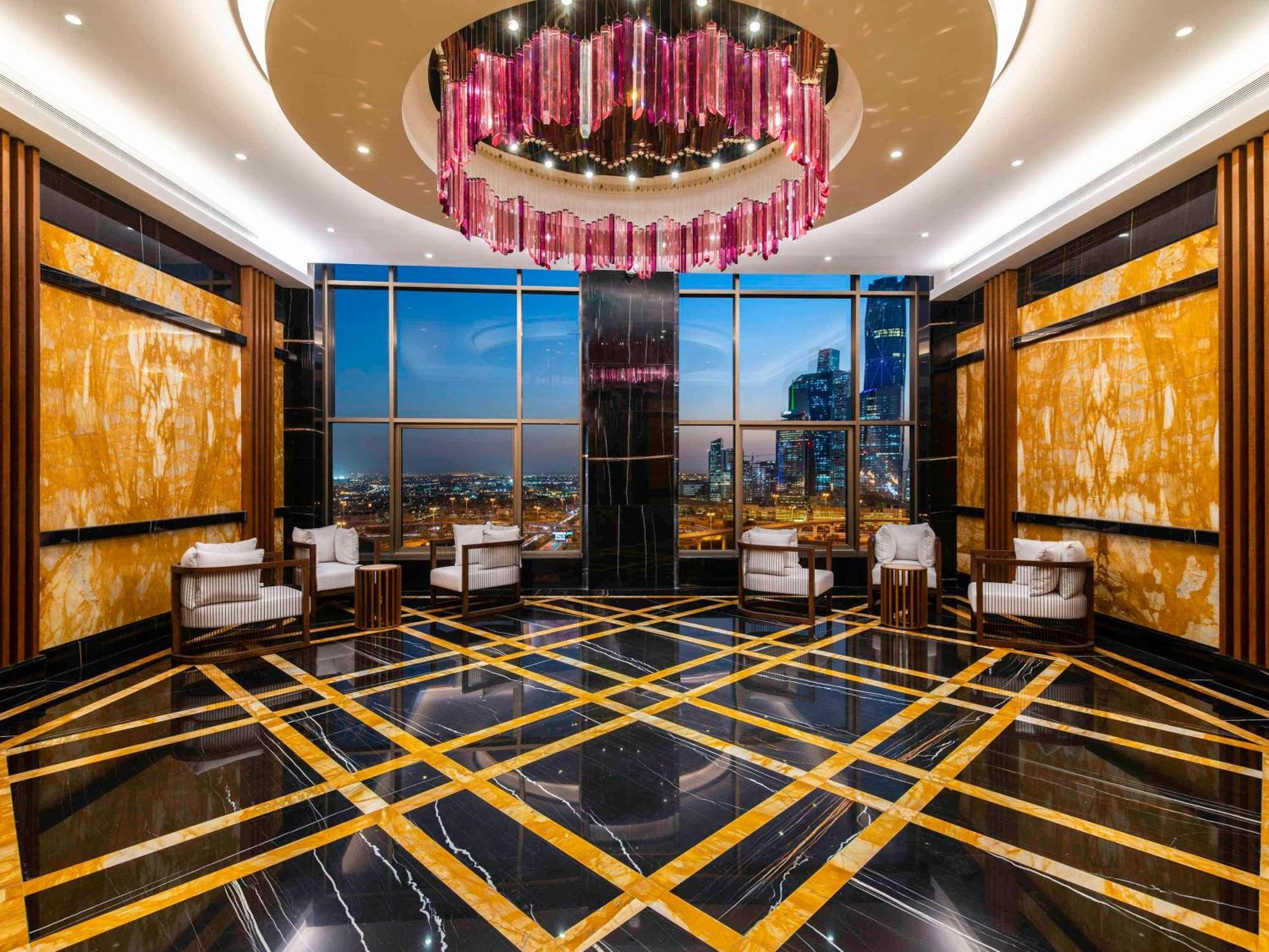 Movenpick Hotel And Residences Riyadh Eksteriør bilde The lobby of the Ritz-Carlton, Dubai