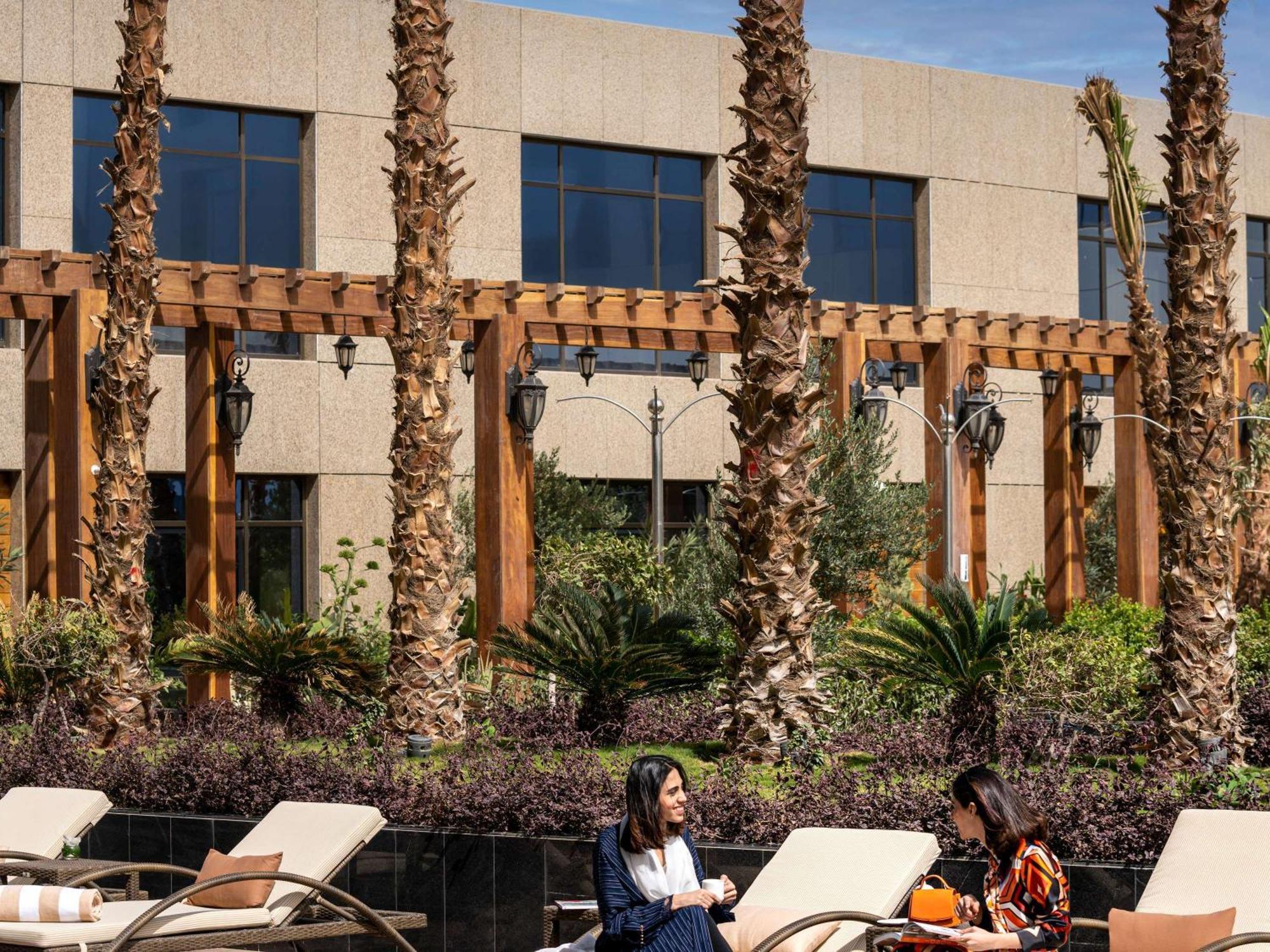 Movenpick Hotel And Residences Riyadh Eksteriør bilde The University Campus